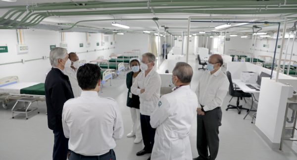 Alfredo Del Mazo visitó un nuevo hospital covid en Tlalnepantla