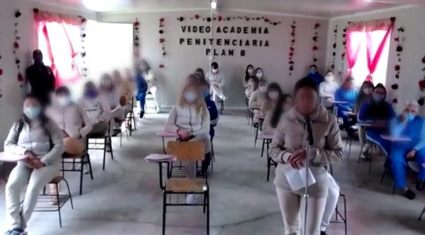 Mujeres del penal de Santiaguito recibirán educación a distancia 