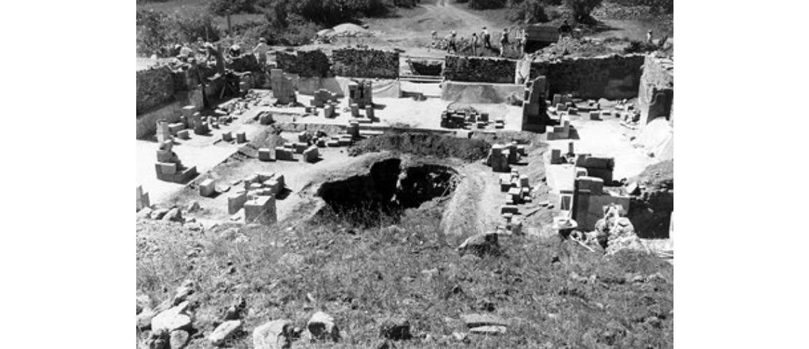 Panorámica de Teotihuacán antes de las exploraciones