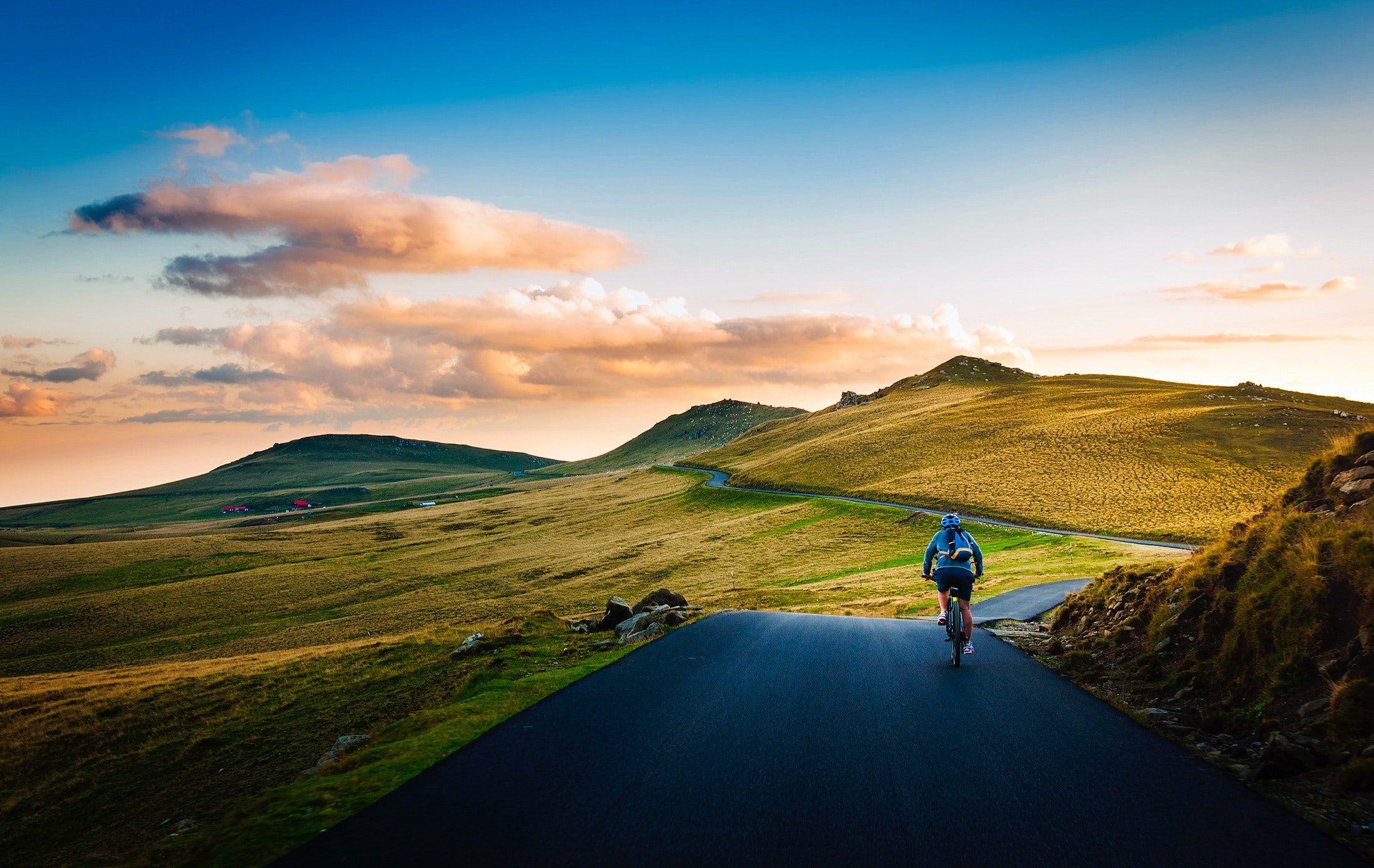 Si quieres participar en la rodada ciclista pero aún no estás en forma, puedes comenzar a practicar en distintas zonas del Estado de México | Foto: Pexels 