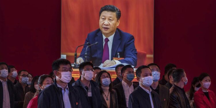 Independientemente de qué altos funcionarios chinos aparezcan en el escenario junto a Xi Jinping en el Congreso del Partido de este mes Foto: Project Syndicate