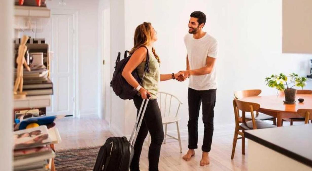 Riesgos-beneficios-rentar-casa-Airbnb