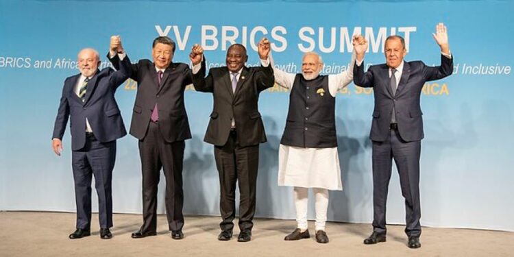 Los BRICS+ están formados por un puñado de fracasados económicos. La gran excepción es India, que sigue creciendo con rapidez y cuyas perspectivas a largo plazo han mejorado notablemente en los últimos años. Dado que ya no tiene mucho en común con los demás miembros del BRICS, debería plantearse su salida, tanto por razones simbólicas como prácticas. Foto: Wikimedia.