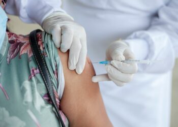 Vacuna VPH. Imagen: FRANK MERIÑO (Via Pexels)
