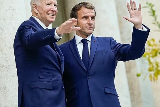 De manera similar, a principios de 2021, el ministro del Interior del presidente francés,  Emmanuel Macron ,  acusó a la líder de extrema derecha Marine Le Pen (entre todas las personas) de ser “demasiado blanda” con el Islam. Foto: Wikimedia.