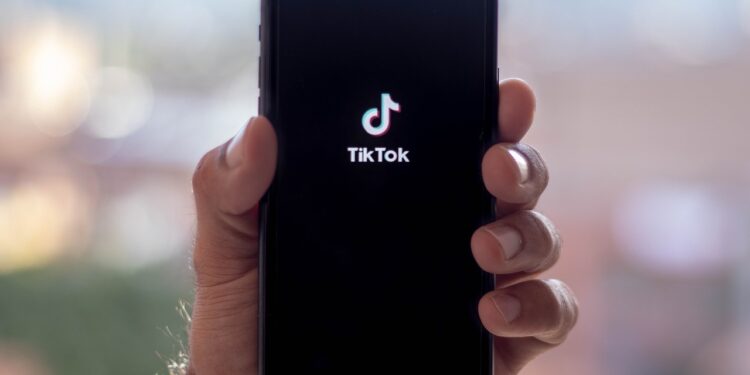 La verdadera amenaza que representa TikTok es mucho mayor y más profundamente arraigada de lo que los políticos estadounidenses quieren admitir: la recopilación y el tráfico no regulados de datos personales al servicio del beneficio privado y el control estatal. Foto: Pixabay.